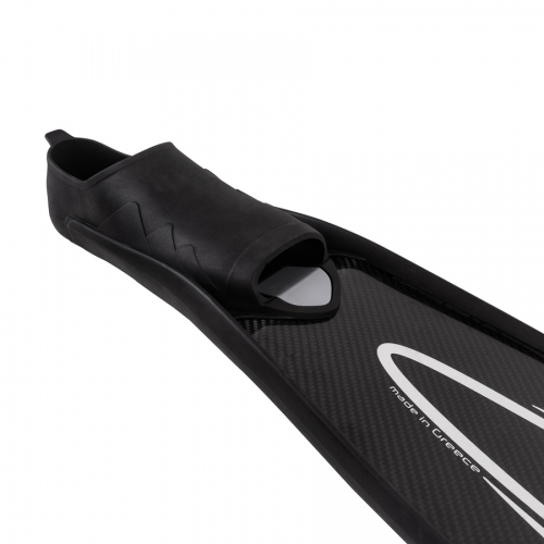 Assembling set for fins F1 and carbon blades